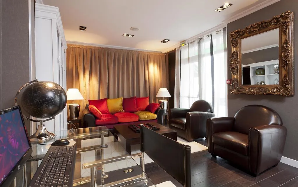 Enjoy Hostel Paris 0*,  France