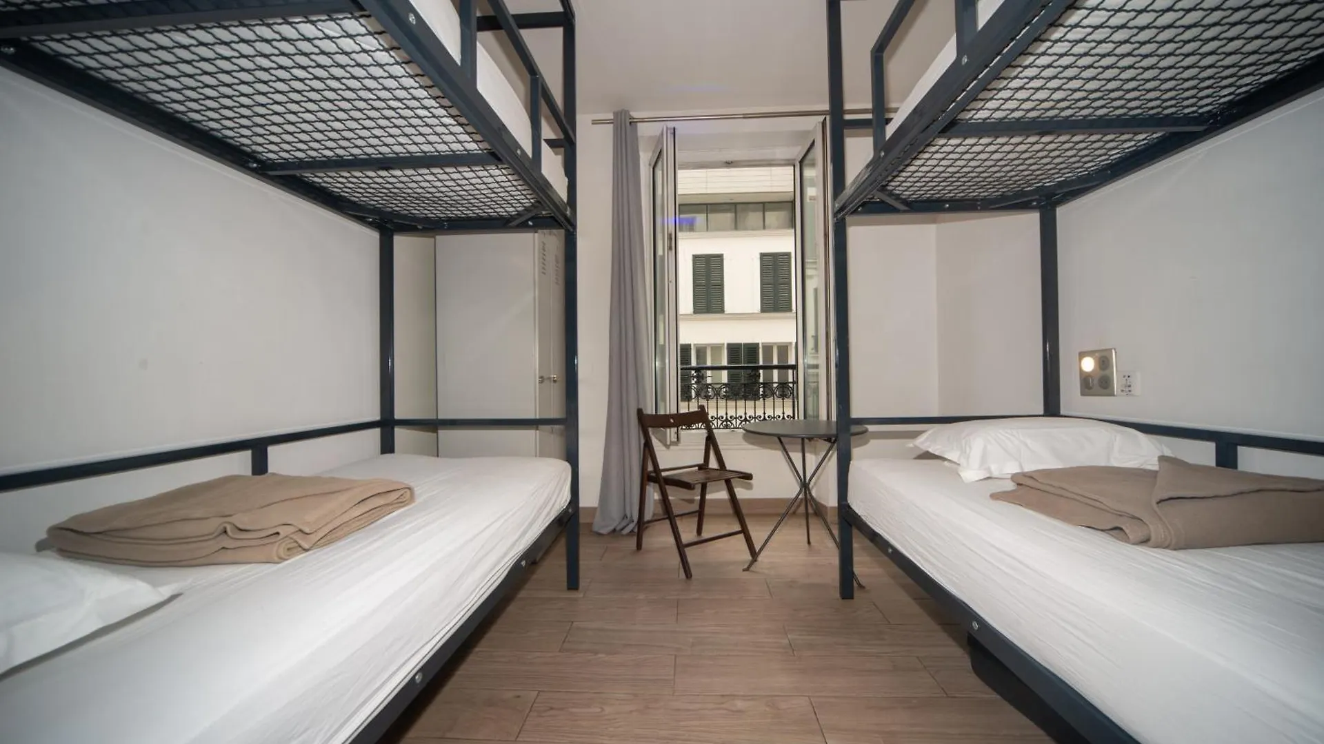Enjoy Hostel Paris