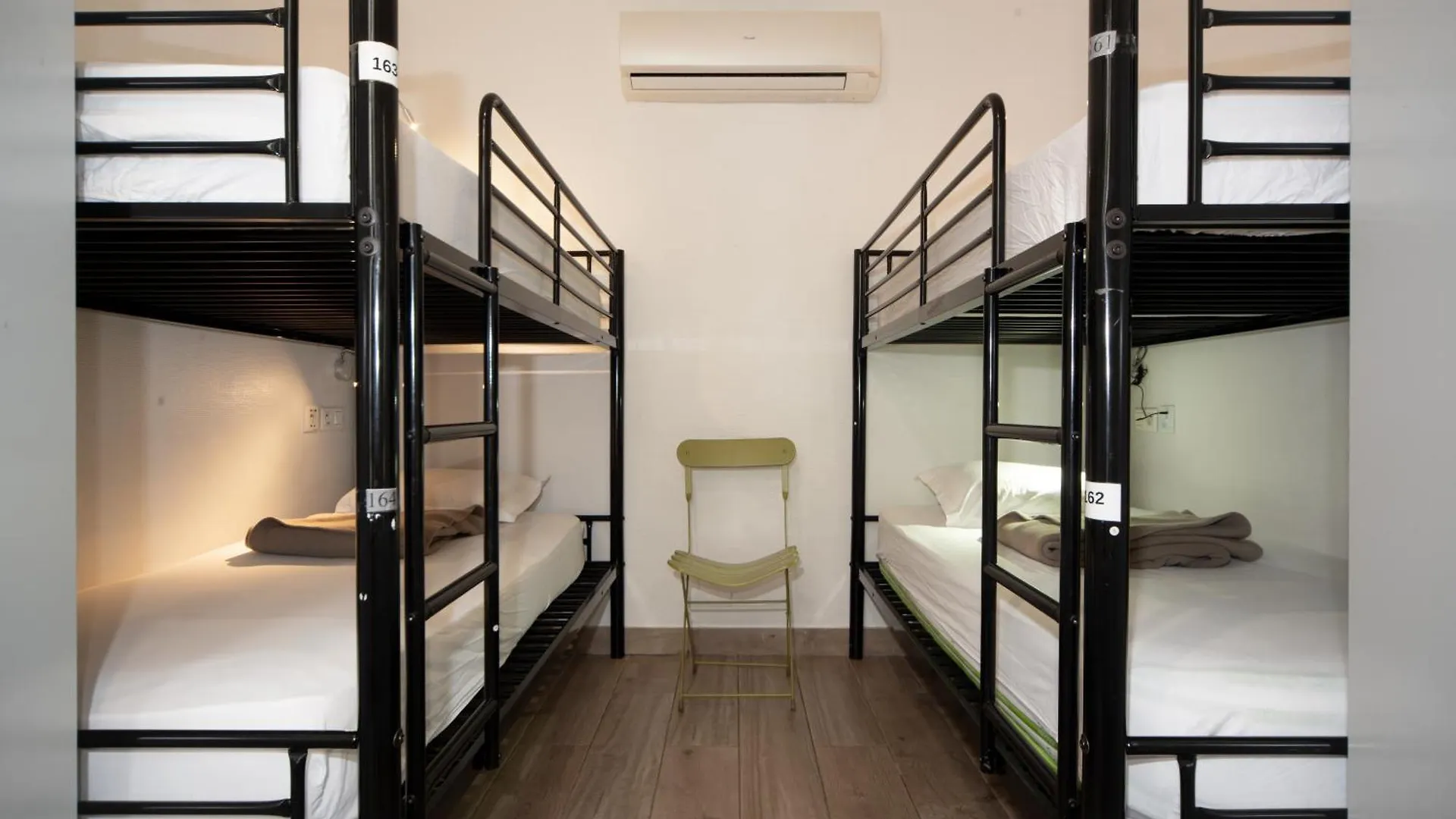 Enjoy Hostel Paris France
