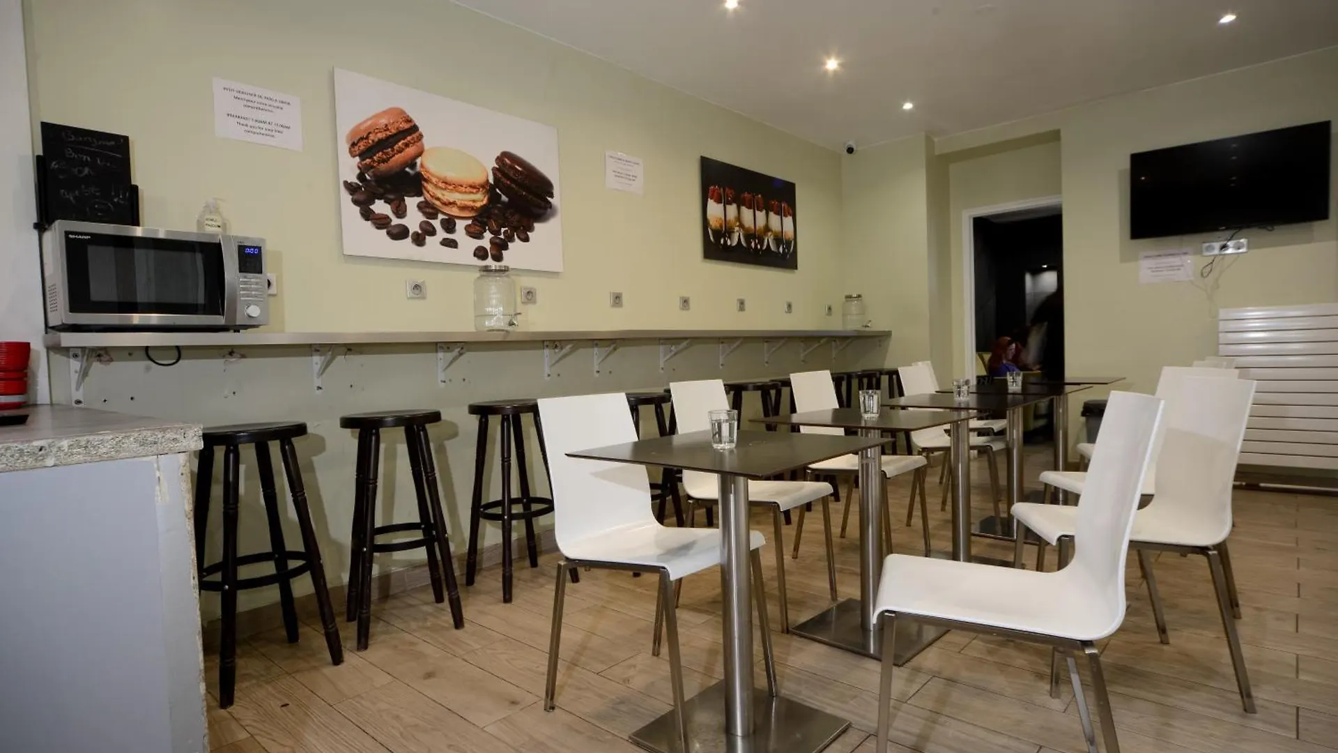 Enjoy Hostel Paris France